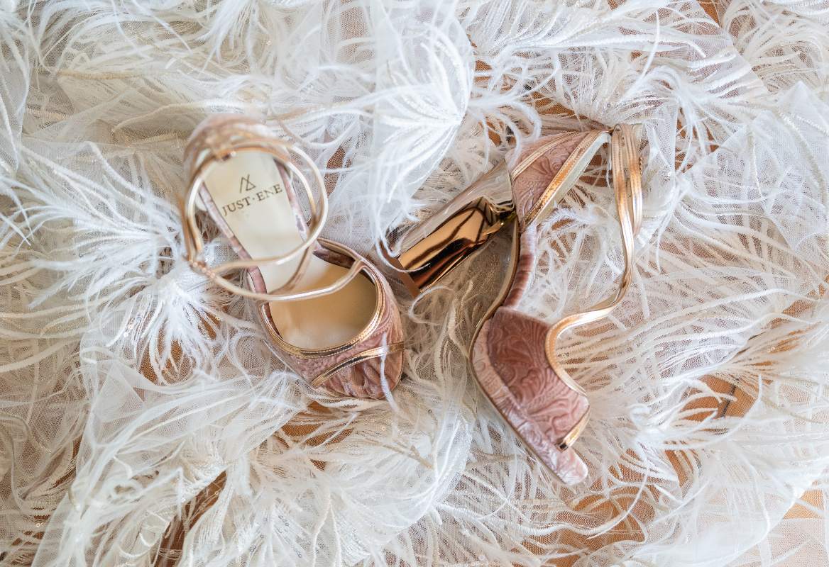 Petra Nude, la sandalia de terciopelo que enamoró a Mónica.