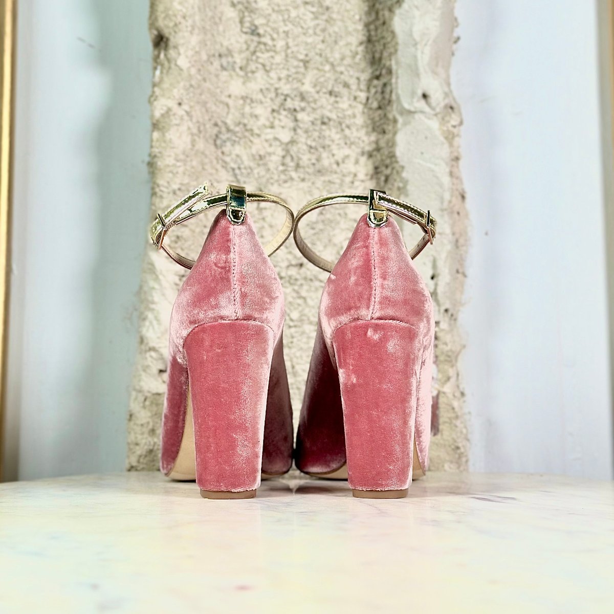 Novia Sandalias Terciopelo Rosa Just Ene Novia Sandalias En Rosa