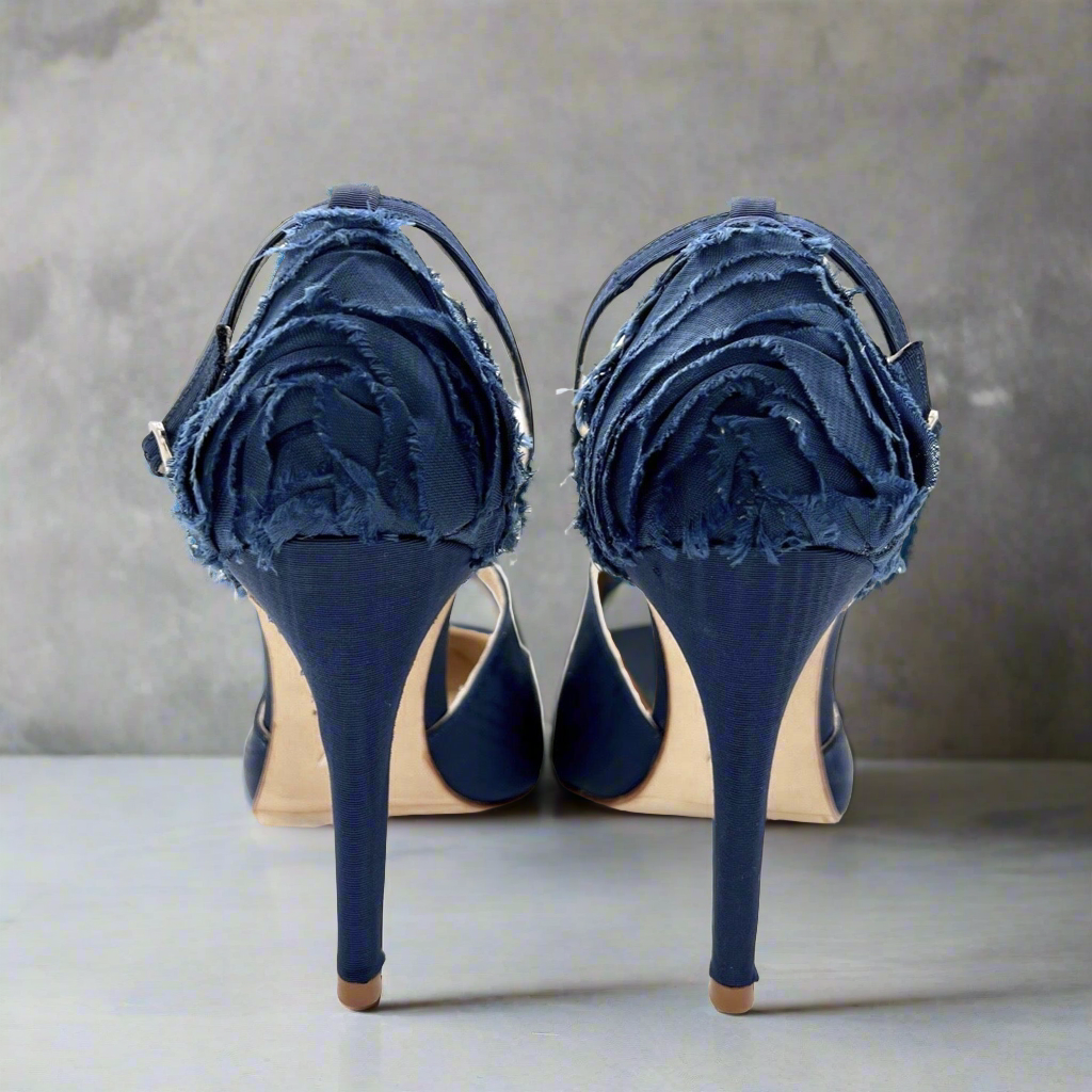 NAVY CROSSED STRAPS SHOES SIZE 38