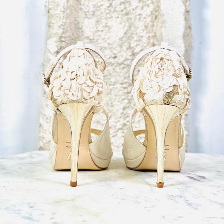 SANDALS CROSSED STRAPS CREAM SIZE 38