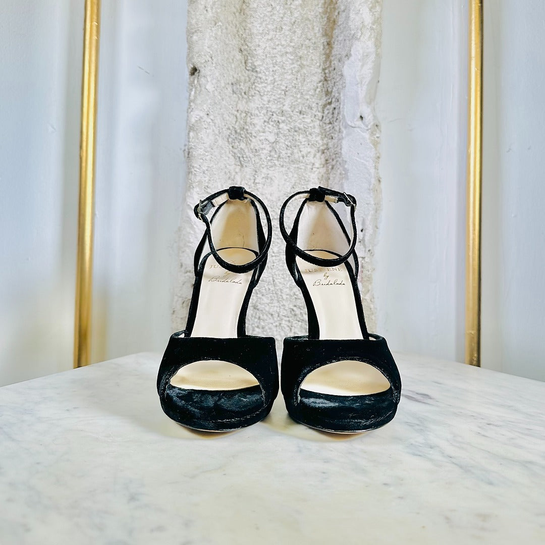 T. 37 - BLACK DALIA (10cm)