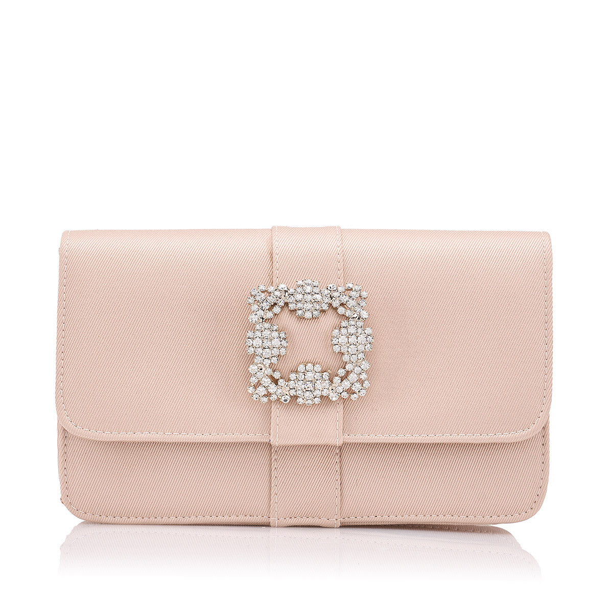 Bolso nude de raso con broche de Swarovski