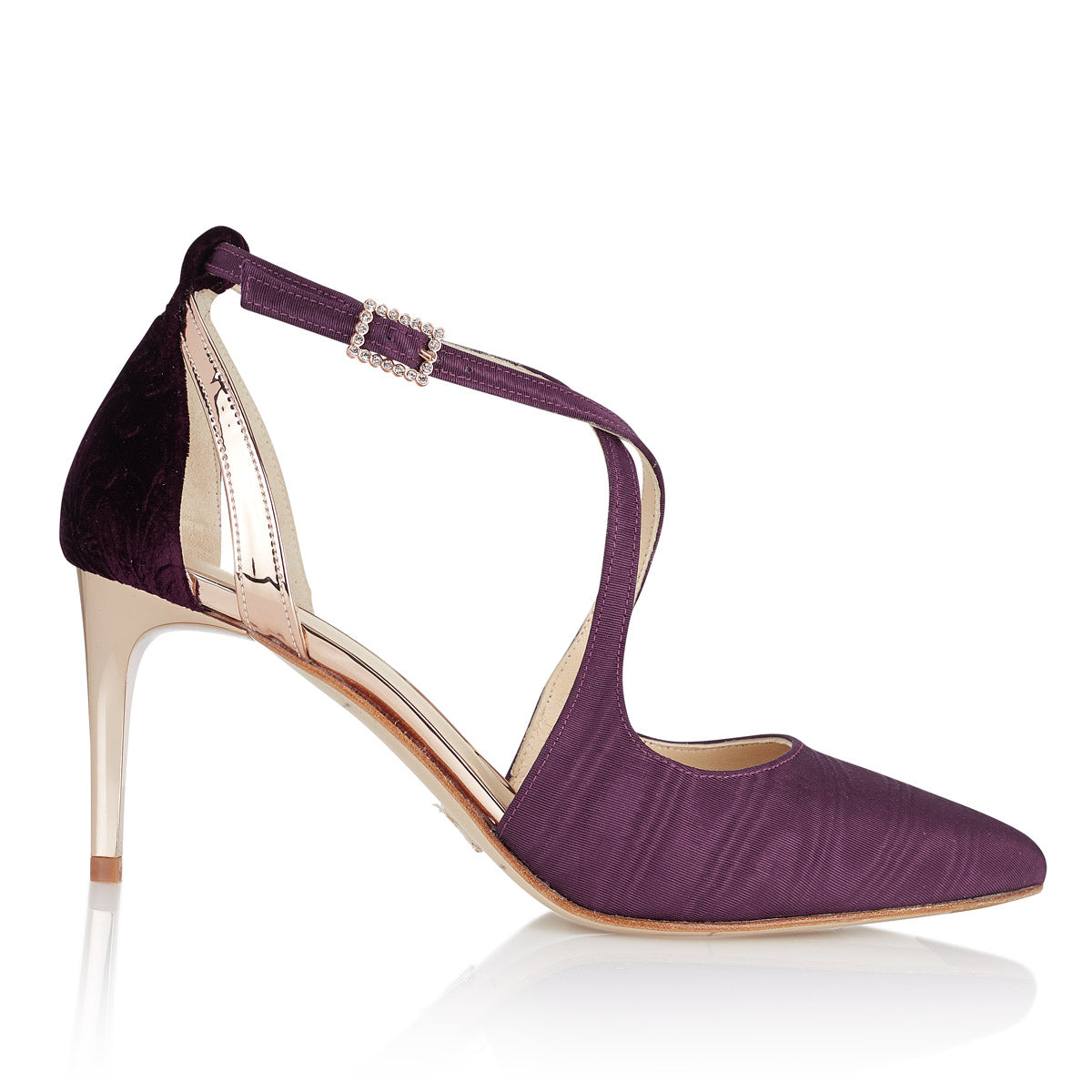 zapatos de mujer en terciopelo burdeos con textura y tacón fino oro rosa